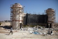 パレスチナ自治区ヨルダン川西岸（West Bank）のエリコ（Jericho）近くにある、専門家がモザイク画の制作を進行中のデイル・ハジラの修道院（Hejleh monastery、2014年2月19日撮影）。(c)AFP/ABBAS MOMANI