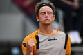 全仏オープンテニス、男子シングルス3回戦。勝利を喜ぶアレハンドロ・ダビドビッチ・フォキナ（2021年6月4日撮影）。(c)Anne-Christine POUJOULAT / AFP