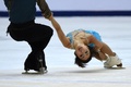 15-16フィギュアスケートグランプリ（GP）シリーズ第3戦、中国杯、ペア・フリースケーティング（FS）。演技に臨む隋文静/韓聰組（2015年11月7日撮影）。(c)AFP/WANG ZHAO
