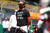 F1レース前に一斉抗議も6人が膝をつかず、ハミルトンは不満も