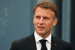 世俗主義について新たな議論必要 仏大統領