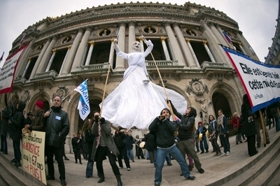 世界で一番悲観的なのはフランス人、世論調査