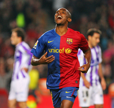 バルセロナ エトーが4得点を挙げ首位を守る