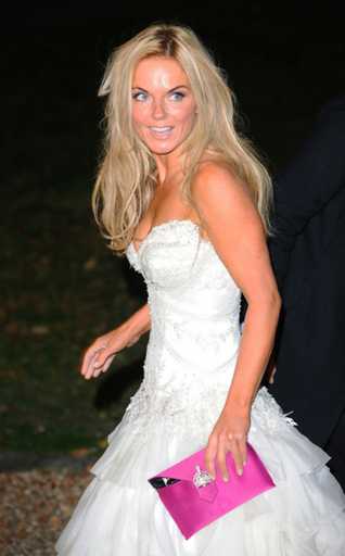 ジェリ・ハリウェルが「ネクスト」とコラボ、ランジェリーをデザイン