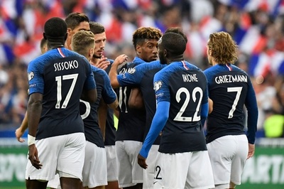 フランス3発快勝、コマン2戦連続弾もグリーズマンはまたPK失敗