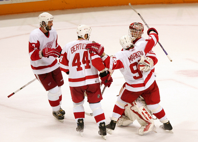＜06-07NHL プレーオフ＞レッドウィングス シャークスに勝利し西カンファレンス決勝進出を決める - 米国