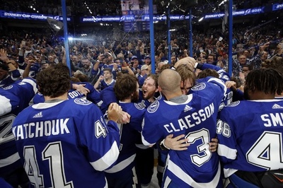 ライトニングが連覇 NHLスタンレー杯