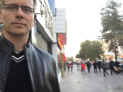 「巨大な刑務所の中にいるよう」 ウイグル滞在10年のカナダ人夫婦