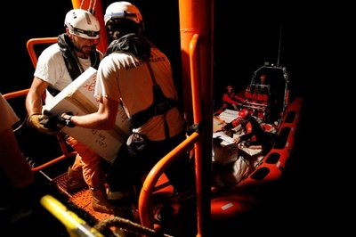 EU首脳、移民受け入れめぐり臨時会議 主張の隔たり埋まらず