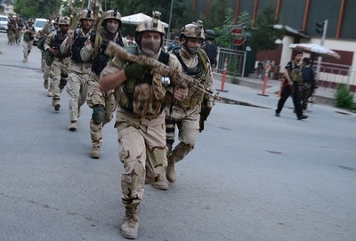 アフガン首都で激しい銃撃戦、警官1人と戦闘員5人が死亡