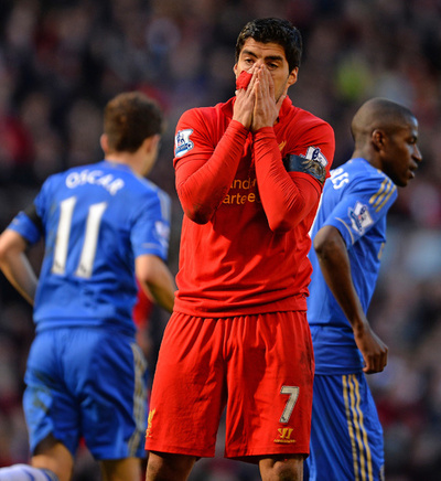 かみついたスアレス、FAの処分受け入れ