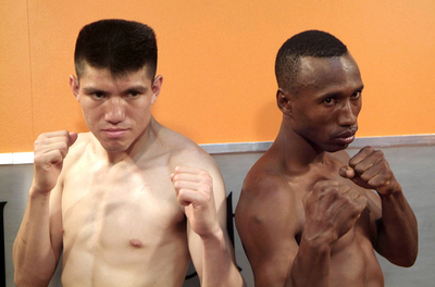 ＜ボクシング＞前日計量を行うSolisとHomero - ドミニカ共和国