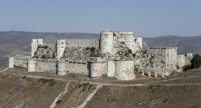  内戦の次は山火事…十字軍の城塞守るボランティア シリア 