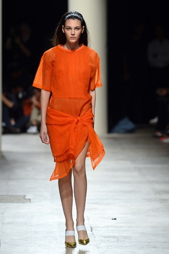 西洋文化と仏教文化の融合、「バルバラ・ビュイ」15年春夏