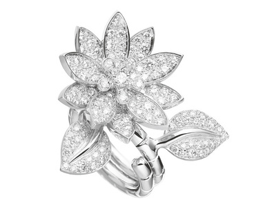 ホリデーにぴったりの「ヴァン クリーフ＆アーぺル」ホワイト ダイヤモンド コレクションに注目！