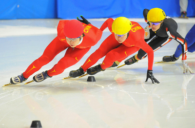 オウ・モウ ショートトラック世界選手権2008・女子1000メートルを制し同大会3勝目