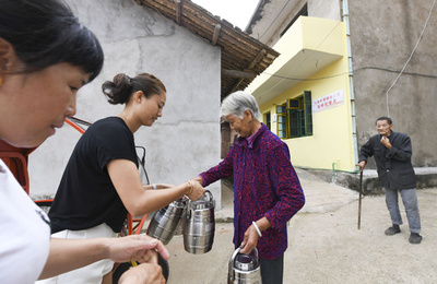 若い世代は出稼ぎ、深刻化する地方の高齢者の介護問題 中国