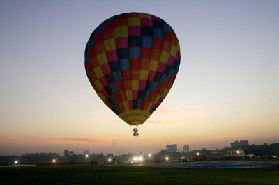 モーリタニアで熱気球が墜落、6人死傷