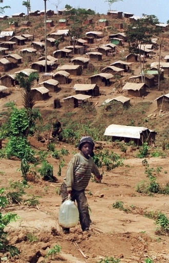 シエラレオネ、リベリア間の国境貿易ルートが17年ぶりに再開