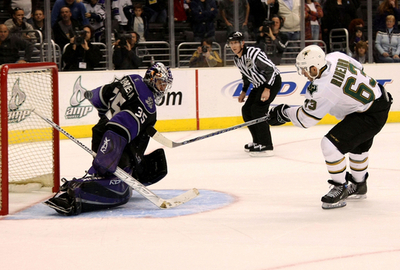 キングス シュートアウトの末にスターズに勝利