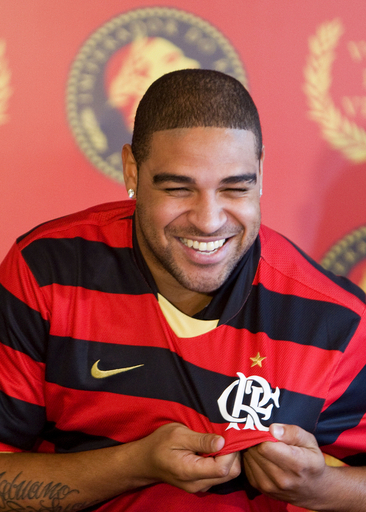 アドリアーノ 古巣フラメンゴに復帰