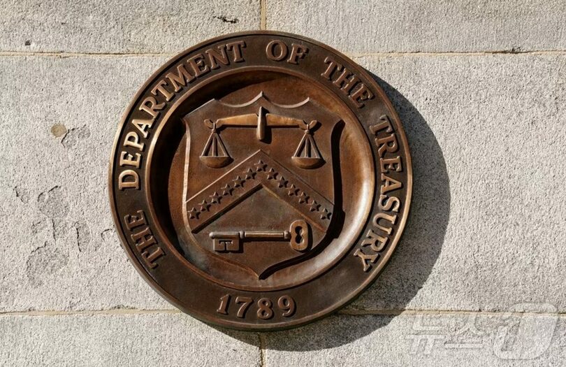 米ワシントンにある米財務省庁舎の標章＝2023年1月20日 (c)news1