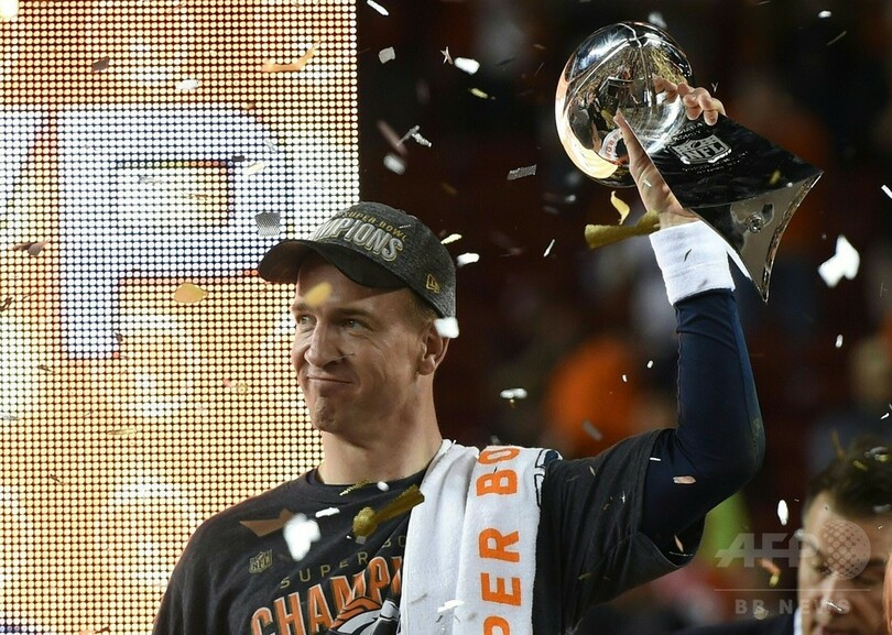 ブロンコスがスーパーボウル制覇、守備陣がパンサーズを圧倒