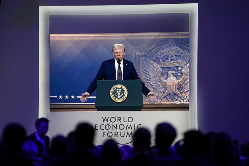 トランプ氏、ダボス会議で演説「米で製造か、巨額な関税か」