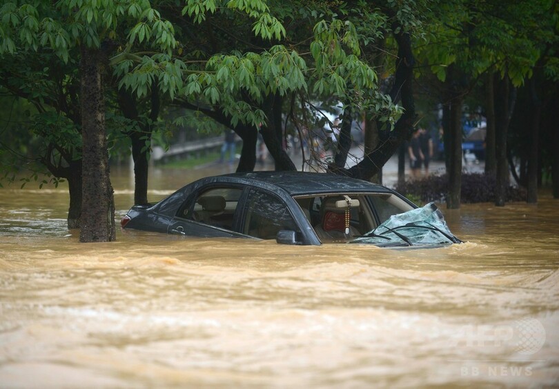 中国南部・広東省で洪水、冠水して水深1～3メートルに