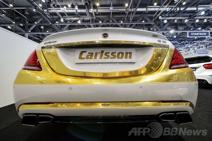 数千枚の金箔を貼った黄金の車、ジュネーブ国際自動車ショー