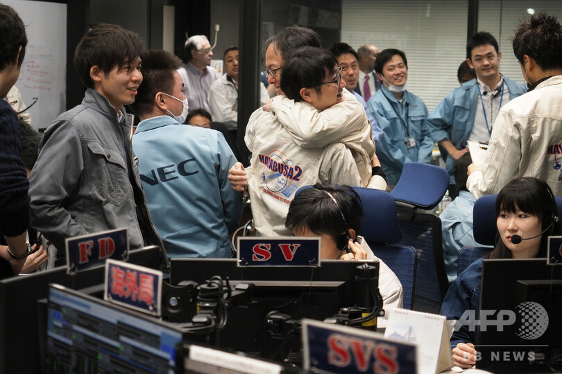 探査機「はやぶさ2」、小惑星「リュウグウ」に着陸成功 JAXA