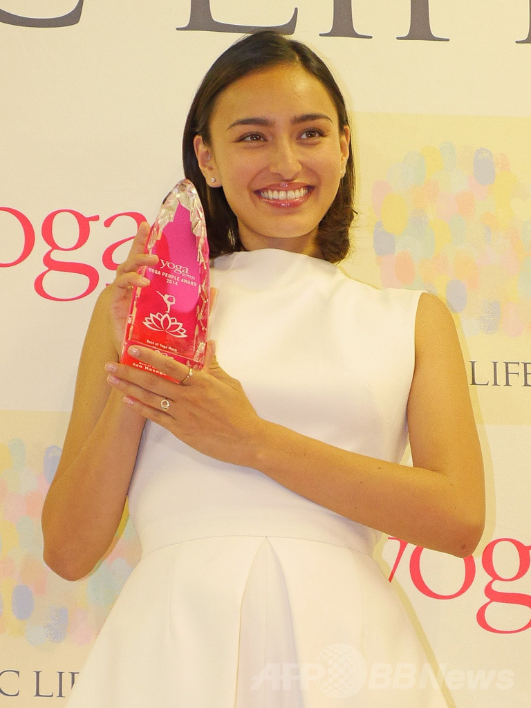 長谷川潤が受賞 ヨガピープルアワード 14 授賞式開催 写真3枚 国際ニュース Afpbb News