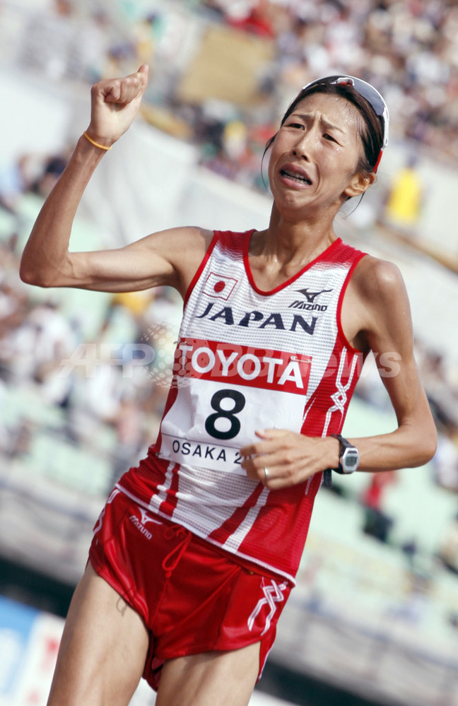 土佐礼子 優勝‼️ 2006東京国際女子マラソン 大会公式ポスターB3サイズ 土佐礼子 ラドクリフを見習い出産後も復帰を希望 写真1枚 国際ニュース