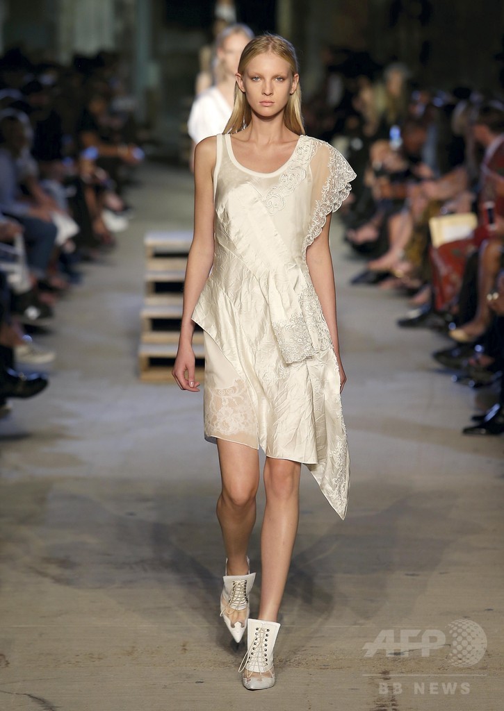 「ジバンシィ」16年春夏コレクション