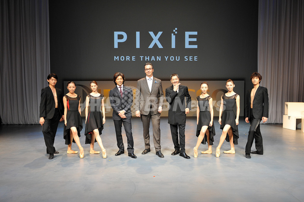 ネスプレッソ「ピクシー」新作記念イベント、奥田瑛二＆Kバレエカンパニーがパフォーマンス
