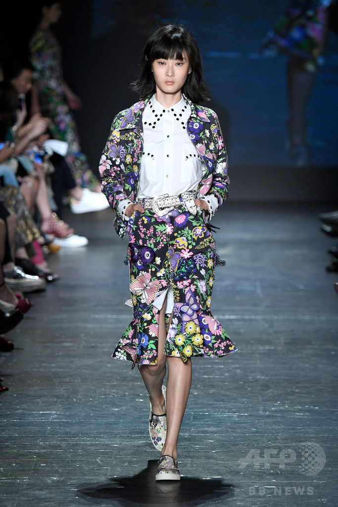 「ヴィヴィアン・タム」17年春夏