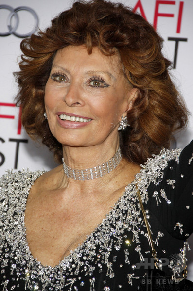 ドルチェ＆ガッバーナ、81歳の大女優ソフィア・ローレンに捧げる口紅を発売