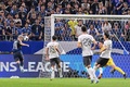 2026年サッカーW杯北中米大会アジア最終予選、グループC、日本対中国。得点を決める前田大然（左、2024年9月5日撮影）。(c)Yuichi YAMAZAKI / AFP