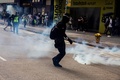 香港で、民主派のデモに向けて発射された催涙弾（2020年5月24日撮影）。(c)ISAAC LAWRENCE / AFP