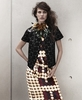 「マルニ アット H&amp;M（MARNI at H&amp;M）」ウィメンズコレクション。シルクスカート6490円、ネックレス5490円、ジャケット8490円。(c)H&amp;M/Josh Olins