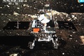 中国国営の中国中央テレビ（CCTV）が放映した、無人月探査機「嫦娥3号（Chang&apos;e-3）」が撮影した無人月面探査車「玉兎号（Jade Rabbit）」の画像（2013年12月15日撮影）。(c)AFP/CCTV