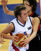 チェコの%%Eva Viteckova%%（左）をマークする日本の三谷藍（%%Ai Mitani%%）。（2008年6月13日撮影）(c)AFP/PEDRO ARMESTRE