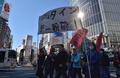 東京・渋谷で「反バレンタイン」デモを行う革命的非モテ同盟のメンバーたち（2017年2月12日撮影）。(c)AFP/KAZUHIRO NOGI