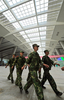 中国の天津（Tianjin）にある高速鉄道の駅構内（2008年7月22日撮影）。(c)AFP/TEH Eng Koon
