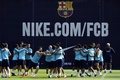 シウタ・エスポルティバ・ジョアン・ガンペール（Ciutat Esportiva Joan Gamper）で練習に臨むFCバルセロナ（FC Barcelona）の選手（2014年5月16日撮影）。(c)AFP/LLUIS GENE