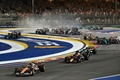 24F1第18戦シンガポールGP決勝。スタートを切る選手（2024年9月22日撮影）。(c)MOHD RASFAN/AFP
