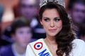 フランス・パリ（Paris）で、仏テレビ局カナルプリュス（Canal Plus）の番組「Le Grand Journal」のセットに登場したミス・フランス2013（Miss France 2013）のマリーヌ・ロルフェラン（Marine Lorphelin）さん（2012年12月10日撮影）。(c)AFP/THOMAS SAMSON