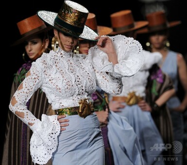 華やかな衣装を披露、スペインでフラメンコの展示会 写真63枚 国際
