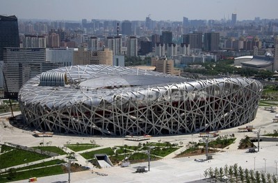 北京五輪会場「鳥の巣」の記念品セット発売、芝生や鉄材など