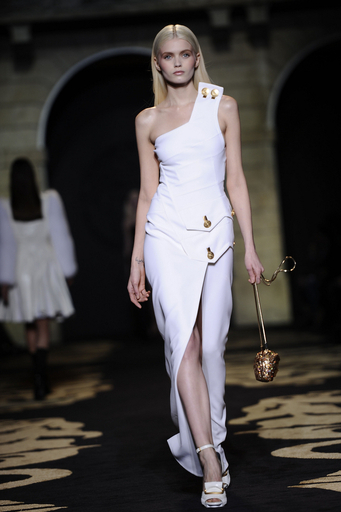 ＜11/12年秋冬ミラノコレクション＞ヴェルサーチ